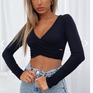 White Fox Boutique Women's Black wrap Crop top size small